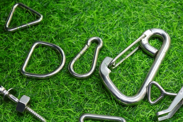 Benefits of Using Stainless Steel Webbing Snap Hooks